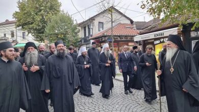 Устоличење у Пећи: Лажа и паралажа (видео) Устоличење у Пећи: Лажа и паралажа (видео)