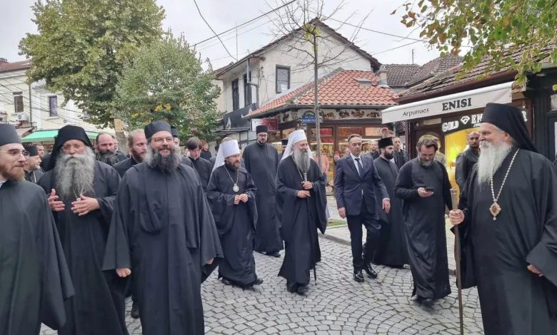 Устоличење у Пећи: Лажа и паралажа (видео) Устоличење у Пећи: Лажа и паралажа (видео)