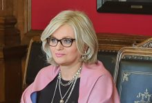 Син Јоргованке Табаковић именован за заступника Развојног фонда Војводине Син Јоргованке Табаковић именован за заступника Развојног фонда Војводине