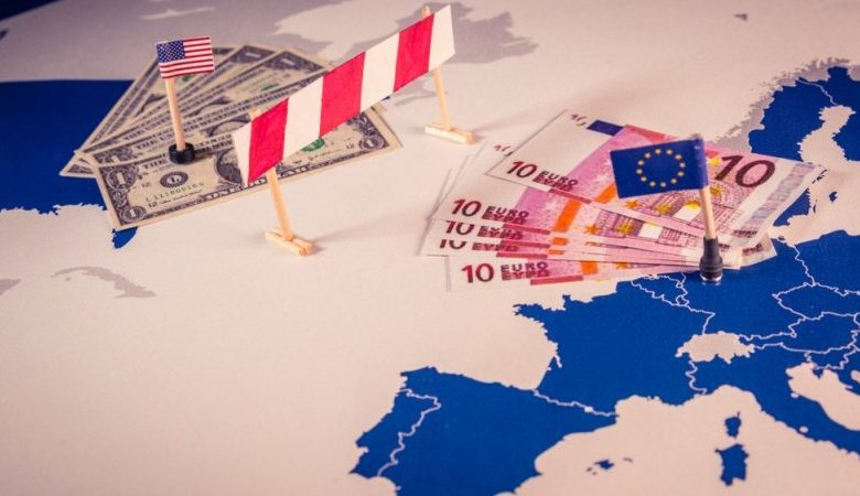 Доналд Трамп најављује царине и на робу из ЕУ: Пљачкају нас, имамо дефицит од 300 милијарди долара Доналд Трамп најављује царине и на робу из ЕУ: Пљачкају нас, имамо дефицит од 300 милијарди долара
