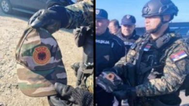 Мигранти воде рат у Хоргошу, војска и полиција блокирале градић (видео) Мигранти воде рат у Хоргошу, војска и полиција блокирале градић (видео)