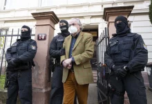 Немачка ухапсила 25 људи осумњичених за планирање државног удара Немачка ухапсила 25 људи осумњичених за планирање државног удара