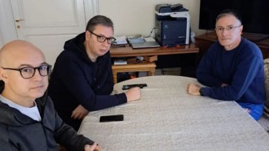Не зна се ко је од вас тројице већи НИШТАК и ШАРЛАТАН! Не зна се ко је од вас тројице већи НИШТАК и ШАРЛАТАН!