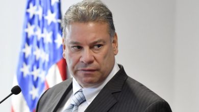 Да ли то значи да САД одбацују уговорне обавезе из Резолуције 1244 СБ УН и Кумановског споразума? Да ли то значи да САД одбацују уговорне обавезе из Резолуције 1244 СБ УН и Кумановског споразума?