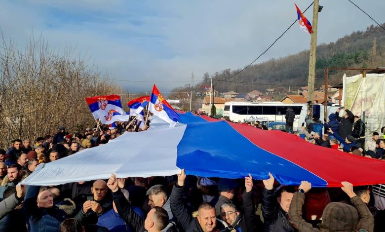 Рударе: „Курти, Космет није твоја прћија, ово је наша дедовина“ (видео) Рударе: „Курти, Космет није твоја прћија, ово је наша дедовина“ (видео)