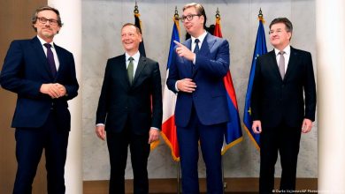 Ајде прихвати то па да и тебе решимо, ионако Србе јебеш већ деценију! Ајде прихвати то па да и тебе решимо, ионако Србе јебеш већ деценију!
