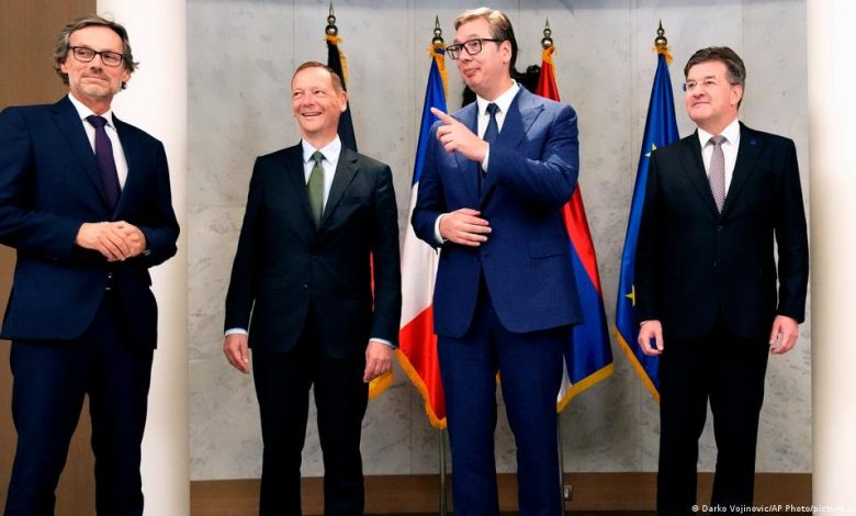 Ајде прихвати то па да и тебе решимо, ионако Србе јебеш већ деценију! Ајде прихвати то па да и тебе решимо, ионако Србе јебеш већ деценију!
