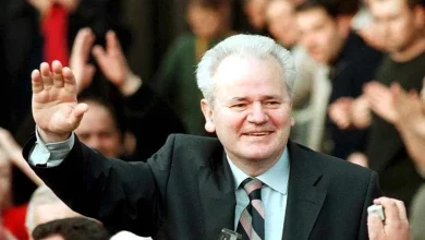 1992. на првим вишестраначким изборима у СРЈ, за председника Србије изабран Слободан Милошевић 1992. на првим вишестраначким изборима у СРЈ, за председника Србије изабран Слободан Милошевић