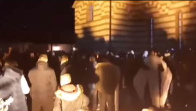 Петковића у Зубином Потоку на Бадње вече народ дочекао речима: УА ПИ*КО ИЗДАЈНИЧКА!!! (видео) Петковића у Зубином Потоку на Бадње вече народ дочекао речима: УА ПИ*КО ИЗДАЈНИЧКА!!! (видео)