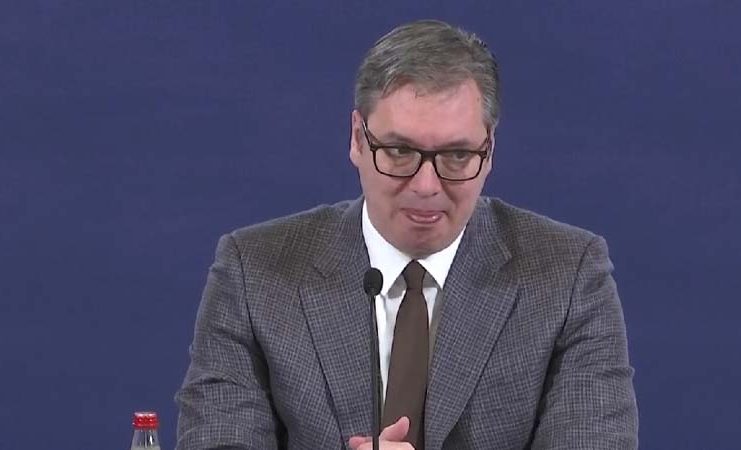 Пуковник Војиновић Вучићу: Куме, дошло време да се положе рачуни народу Пуковник Војиновић Вучићу: Куме, дошло време да се положе рачуни народу
