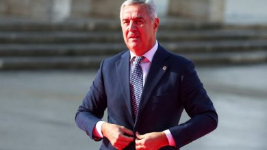Овај још није у затвору?! Ајде, па у Новој да стрпате ИЗРОДА тамо где му је место! Овај још није у затвору?! Ајде, па у Новој да стрпате ИЗРОДА тамо где му је место!
