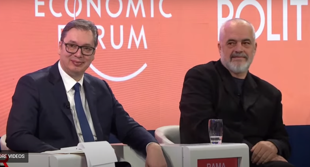 Терминална фаза Вучићевог лудила: слуша Америку, ради за Велику Албанију, а Србији нуди Африку као економско спасење Терминална фаза Вучићевог лудила: слуша Америку, ради за Велику Албанију, а Србији нуди Африку као економско спасење