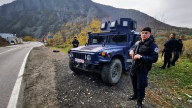 Твој потпис је Вучићу довео ове убице и терористе на север Космета! Твој потпис је Вучићу довео ове убице и терористе на север Космета!