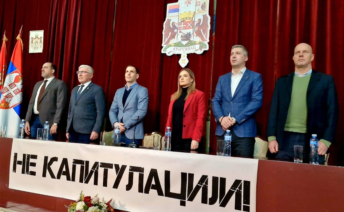 Крагујевац: Одржана трибина „НЕ капитулацији! НЕ француско-немачком ултиматуму“ Крагујевац: Одржана трибина „НЕ капитулацији! НЕ француско-немачком ултиматуму“