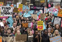 У Лондону почео највећи протест у последњих десет година- 500.000 људи на улицама (видео) У Лондону почео највећи протест у последњих десет година- 500.000 људи на улицама (видео)