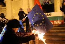 ЕВРОПА У ХАОСУ Метрополе горе, полиција у клинчу са народом, а најгоре тек следи ЕВРОПА У ХАОСУ Метрополе горе, полиција у клинчу са народом, а најгоре тек следи