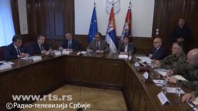 Ове са слике све у војни камион и одвести у непознатом правцу! Ове са слике све у војни камион и одвести у непознатом правцу!