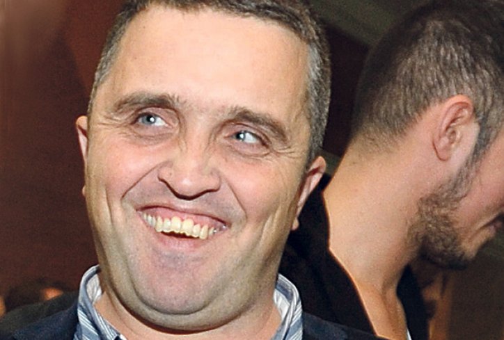 Вучићевић народу: Магарци! Пијана и дрогирана руљо (видео) Вучићевић народу: Магарци! Пијана и дрогирана руљо (видео)
