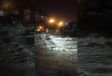 Крагујевац: Вода носила све пред собом (видео) Крагујевац: Вода носила све пред собом (видео)