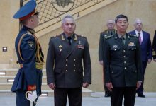 Кинески министар одбране Ли Шангфу започео шестодневну посету Русији и Белорусији Кинески министар одбране Ли Шангфу започео шестодневну посету Русији и Белорусији