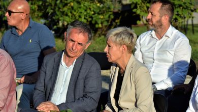 Овог ЗЛОНАМЕРНОГ ИДИОТА одмах повући са места амбасадора у Загребу! Овог ЗЛОНАМЕРНОГ ИДИОТА одмах повући са места амбасадора у Загребу!