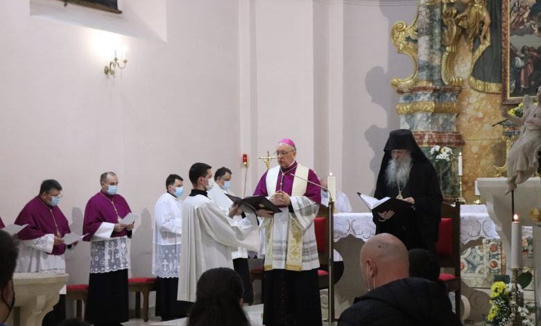 Позив СПЦ и Влади Србије: Разрешите епископа славонског Јована свих дужности везаних за Јасеновац и геноцид над Србима у НДХ Позив СПЦ и Влади Србије: Разрешите епископа славонског Јована свих дужности везаних за Јасеновац и геноцид над Србима у НДХ