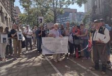 Одржан протест: Стоп ревизији броја жртава геноцида у Јасеновцу! Одржан протест: Стоп ревизији броја жртава геноцида у Јасеновцу!