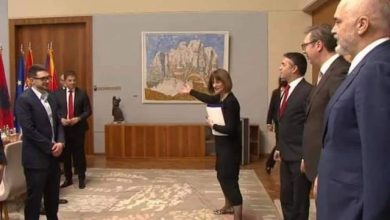 Докле ће ЗГУБИДАН спроводити Сорошеву имиграциону политику и угрожавати безбедност Србије?! Докле ће ЗГУБИДАН спроводити Сорошеву имиграциону политику и угрожавати безбедност Србије?!