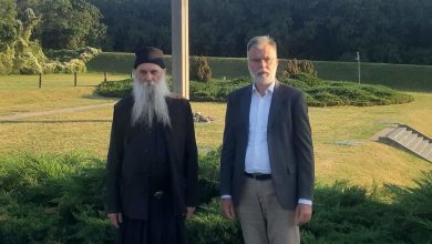 Дејан Ристић уз помоћ Хрватске и екуменистичке секте понижава српске жртве! Дејан Ристић уз помоћ Хрватске и екуменистичке секте понижава српске жртве!