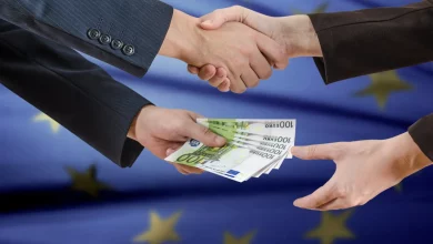 Институције ЕУ су заробљене у мрежи системске корупције Институције ЕУ су заробљене у мрежи системске корупције