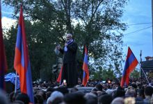 На чело јерменског протестног покрета против Пашињана стао архиепископ Баграт Србазан На чело јерменског протестног покрета против Пашињана стао архиепископ Баграт Србазан
