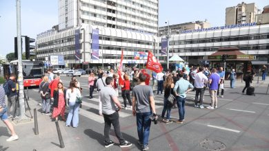 Синдикати ГСП-а најављују протестну шетњу Бранковим мостом у понедељак Синдикати ГСП-а најављују протестну шетњу Бранковим мостом у понедељак
