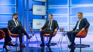 Зелене крипто-комуњаре на немачком кориту спасавају редова Вучића! Зелене крипто-комуњаре на немачком кориту спасавају редова Вучића!