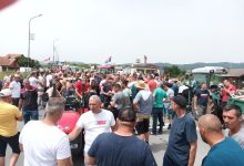 Збох ниске откупне цене малине одржан протест малинара у Ариљу и Пожеги Збох ниске откупне цене малине одржан протест малинара у Ариљу и Пожеги