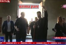 Аца лева рука десни џеп у манастиру Студеница 😂 (видео) Аца лева рука десни џеп у манастиру Студеница 😂 (видео)