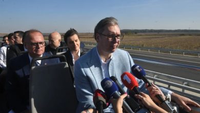 Вучић утростручио дуг са 2150 на 5750 евра по глави становника! Вучић утростручио дуг са 2150 на 5750 евра по глави становника!