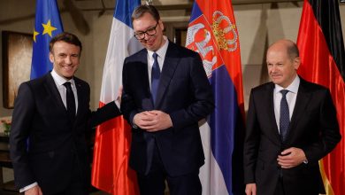 Вучић претворио Србију у логор којим управљају стране компаније и Ваши криминалци и тајкуни Вучић претворио Србију у логор којим управљају стране компаније и Ваши криминалци и тајкуни