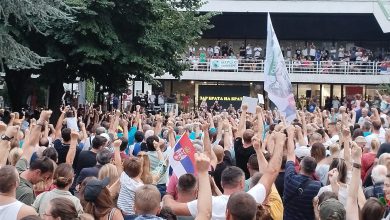 Срби су се коначно око нечега сложили: Грађани Ваљева протестују против ископавања литијума (видео) Срби су се коначно око нечега сложили: Грађани Ваљева протестују против ископавања литијума (видео)