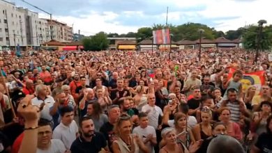 Протести против литијума у Ваљеву, Ивањици и Пријепољу: „Кад нема закона, има народа - рудника неће бити“ (фото, видео) Протести против литијума у Ваљеву, Ивањици и Пријепољу: „Кад нема закона, има народа - рудника неће бити“ (фото, видео)