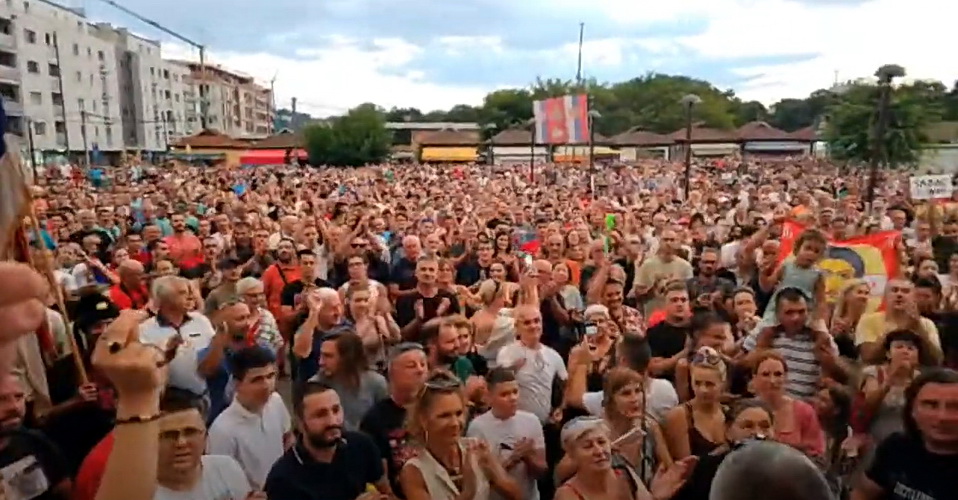 Протести против литијума у Ваљеву, Ивањици и Пријепољу: „Кад нема закона, има народа - рудника неће бити“ (фото, видео) Протести против литијума у Ваљеву, Ивањици и Пријепољу: „Кад нема закона, има народа - рудника неће бити“ (фото, видео)