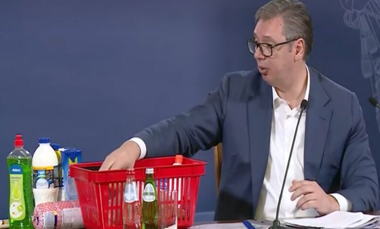 Паштета од 37 динара: Како је Вучићев режим економских убица увео Србе у социјално ропство Паштета од 37 динара: Како је Вучићев режим економских убица увео Србе у социјално ропство