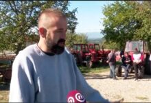 Зликовац Вучић у страху хапси српске сељаке по селима! (видео) Зликовац Вучић у страху хапси српске сељаке по селима! (видео)