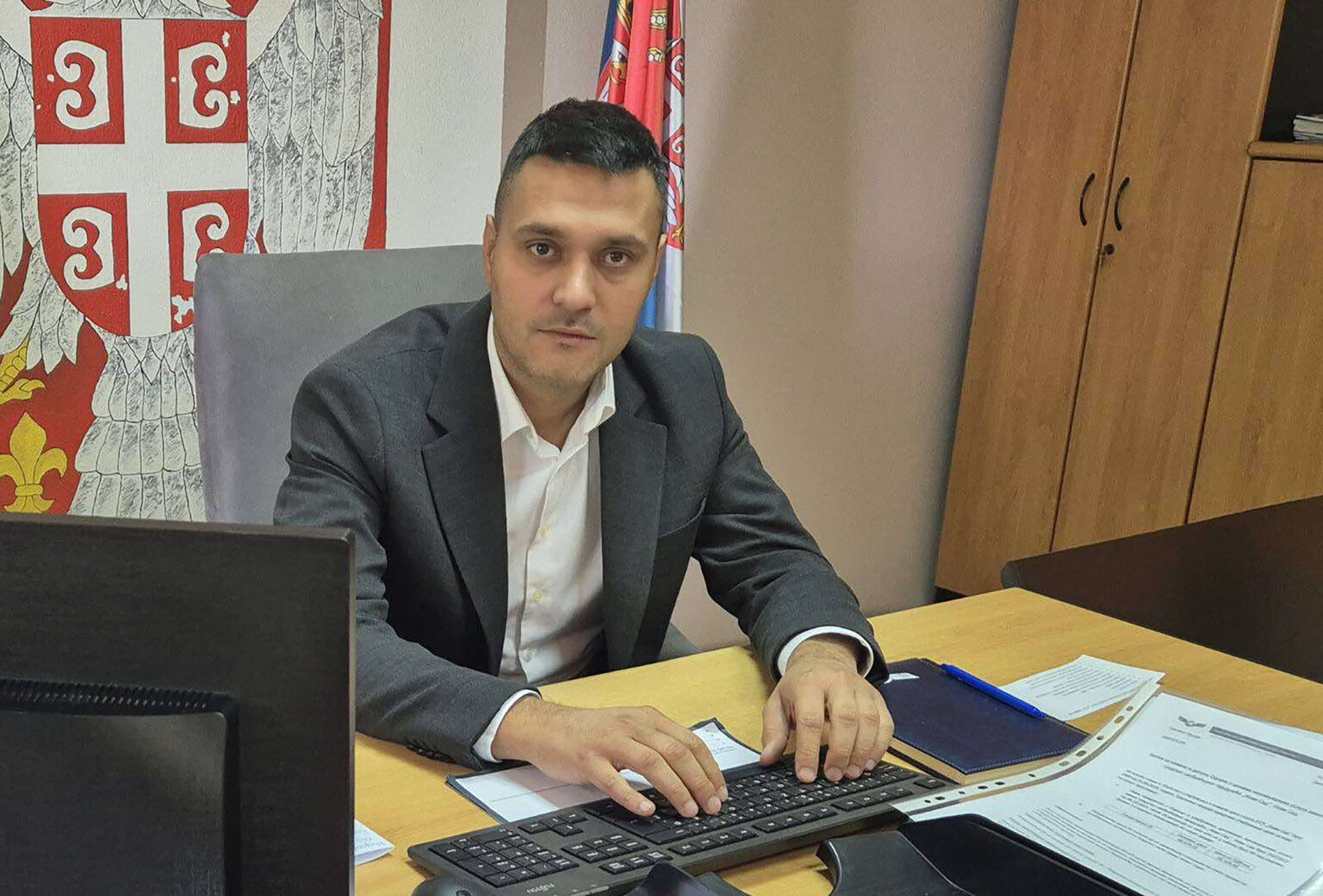 Младен Паповић, напредњак и директор ЈГСП „Нови Сад“ ухапшен као припадник међународног нарко картела! Младен Паповић, напредњак и директор ЈГСП „Нови Сад“ ухапшен као припадник међународног нарко картела!