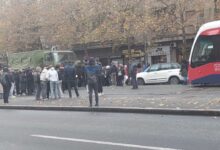 Суманути Вучић дотакао дно: Послао војни камион да гази децу на протесту! Суманути Вучић дотакао дно: Послао војни камион да гази децу на протесту!