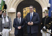 Шолцова девојчица коначно проговорила истину! Пројектујеш своје двополно лудило већ деценијама Шолцова девојчица коначно проговорила истину! Пројектујеш своје двополно лудило већ деценијама