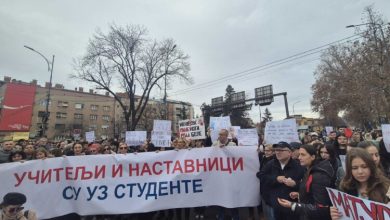 Сва четири репрезентативна синдиката радника у просвети одбила понуду Александра Вучића за прекид штрајка Сва четири репрезентативна синдиката радника у просвети одбила понуду Александра Вучића за прекид штрајка