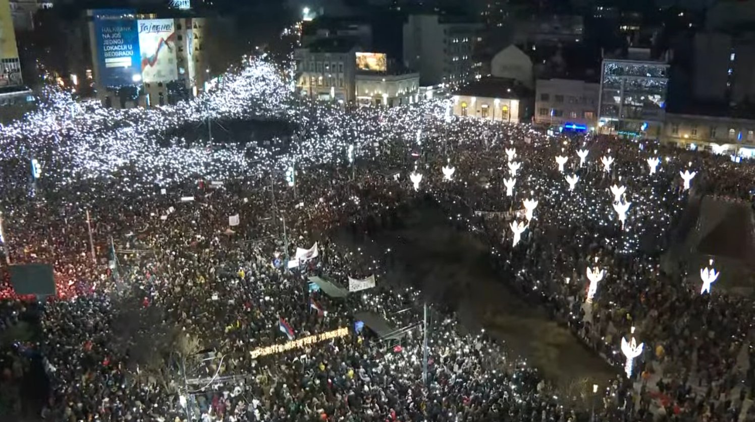 Глобалистички испрдак Вучић се спрема да бежи из Србије! Глобалистички испрдак Вучић се спрема да бежи из Србије!