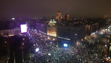 Србија на улици захтева смену терористичког режима и његову кривичну одговорност! (видео фото) Србија на улици захтева смену терористичког режима и његову кривичну одговорност! (видео фото)