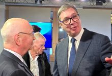 СЕКТАШ ЗЛИКОВАЦ се окружио непријатељима Срба и Србије, ужива у ручку и дели им српско ордење! СЕКТАШ ЗЛИКОВАЦ се окружио непријатељима Срба и Србије, ужива у ручку и дели им српско ордење!