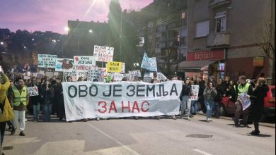 Масовни протести народа шире се Србијом! (видео фото) Масовни протести народа шире се Србијом! (видео фото)